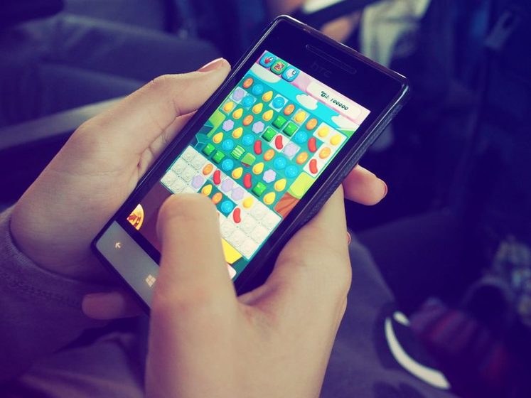 Por que o jogo trava no celular (e o que resolve de verdade)